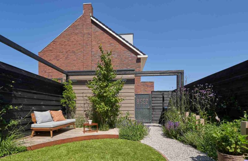 Tuinontwerp en aanleg kleine stadstuin Apeldoorn Spartahof