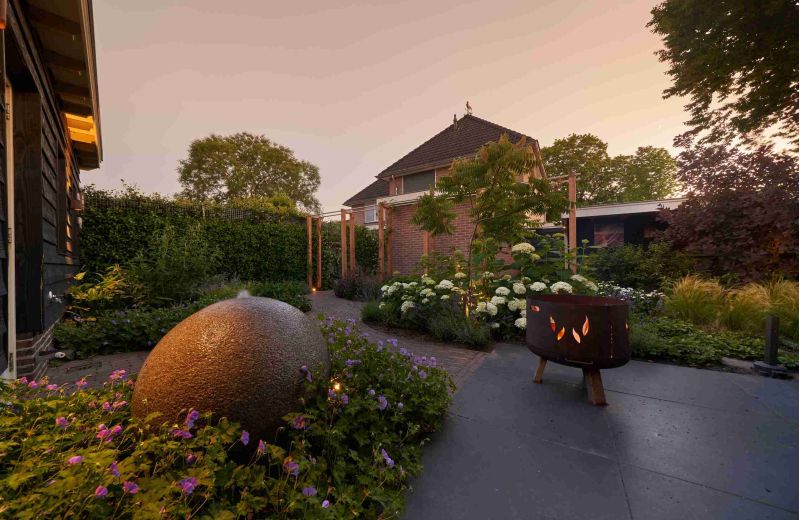 Ontwerp en aanleg knusse achtertuin Otterlo